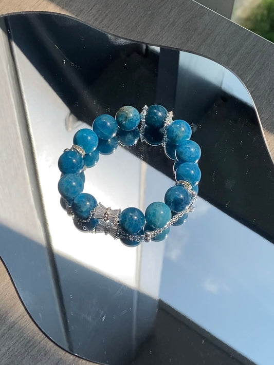 Handcrafted Apatite Bracelet – Clarity and Inspiration